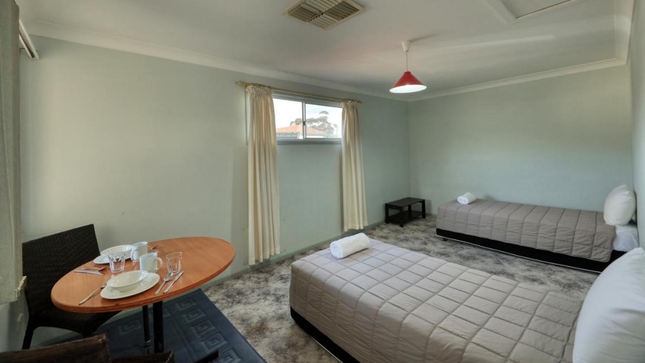 Cowra Motor Inn Extérieur photo