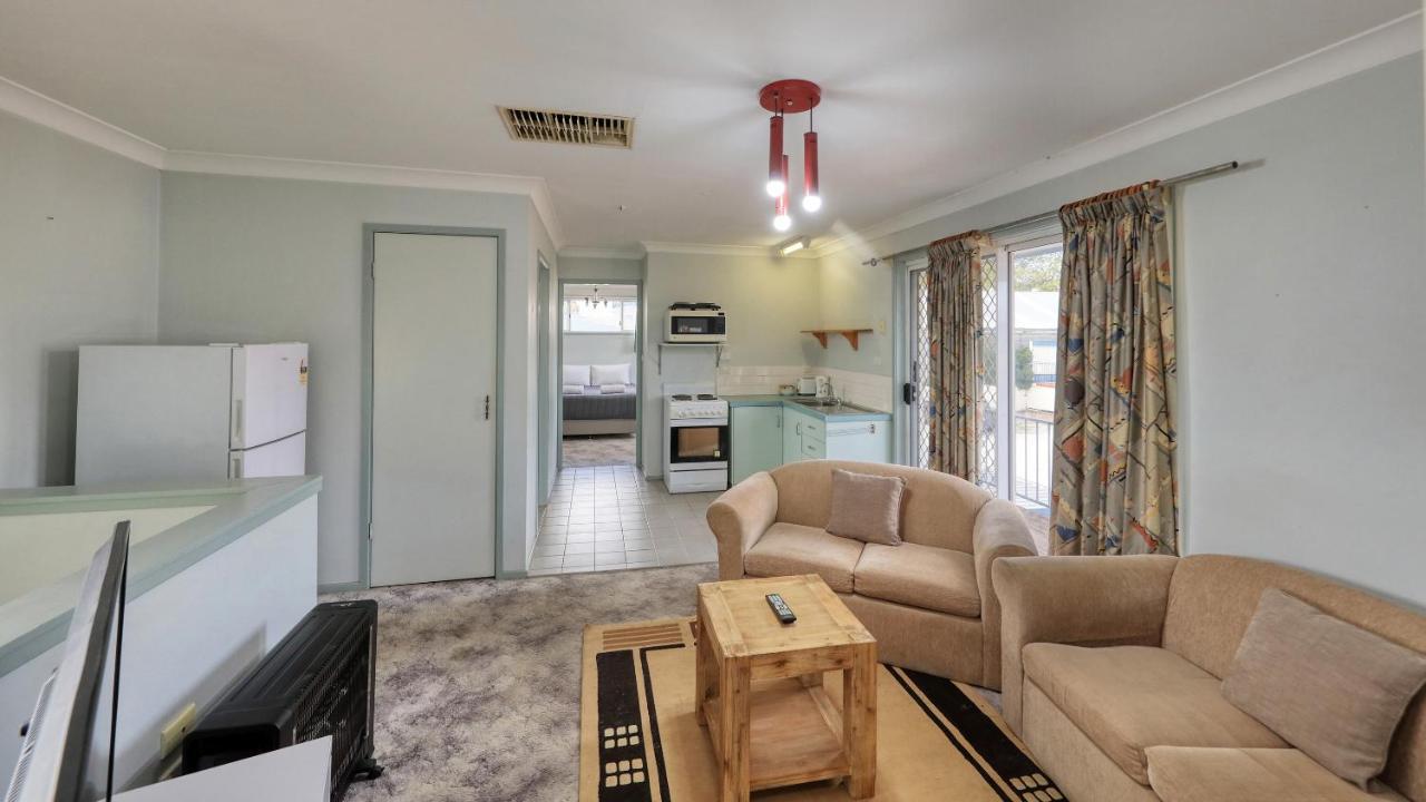 Cowra Motor Inn Extérieur photo